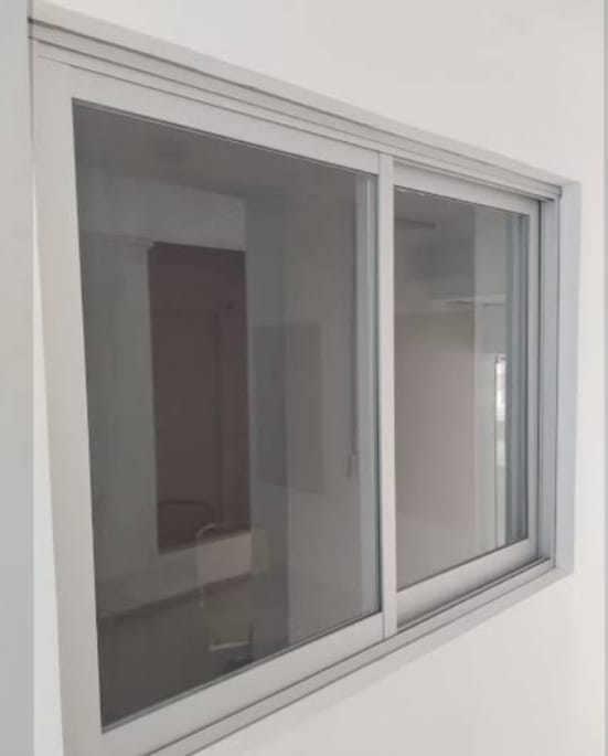 VENTANAS HERMETICAS CON FELPAS INTERNAS PARA ENCAJAR Y EVITAR UN 60 %  EL RUIDO